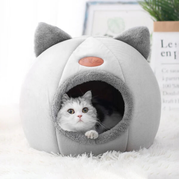 Cozy Winter Cave Bed – Warm Nest for Cats & Small Dogs
