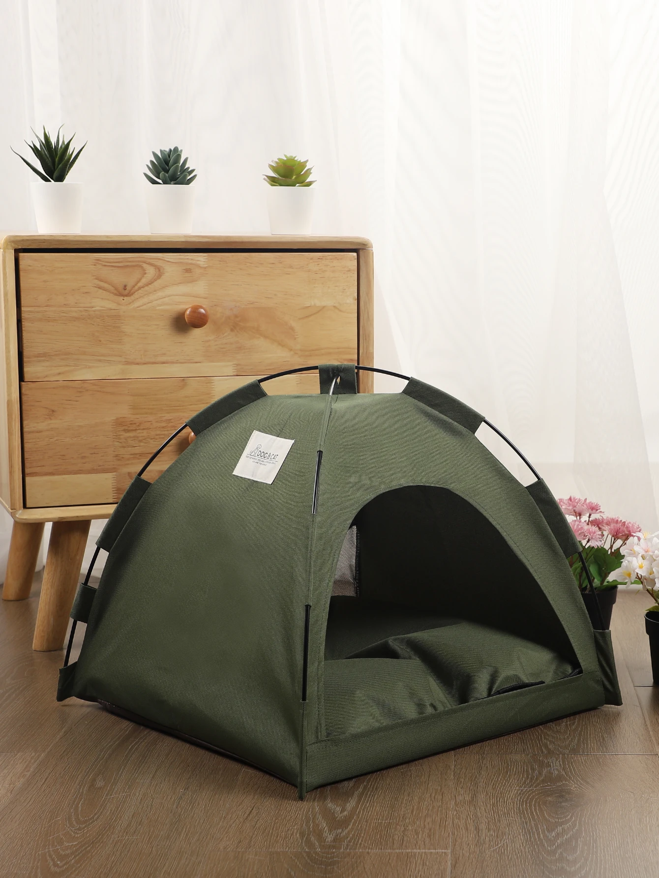 Warm Pet Tent Bed for Cats - onlinemegasale.com Warm Pet Tent Bed for Cats - onlinemegasale.com