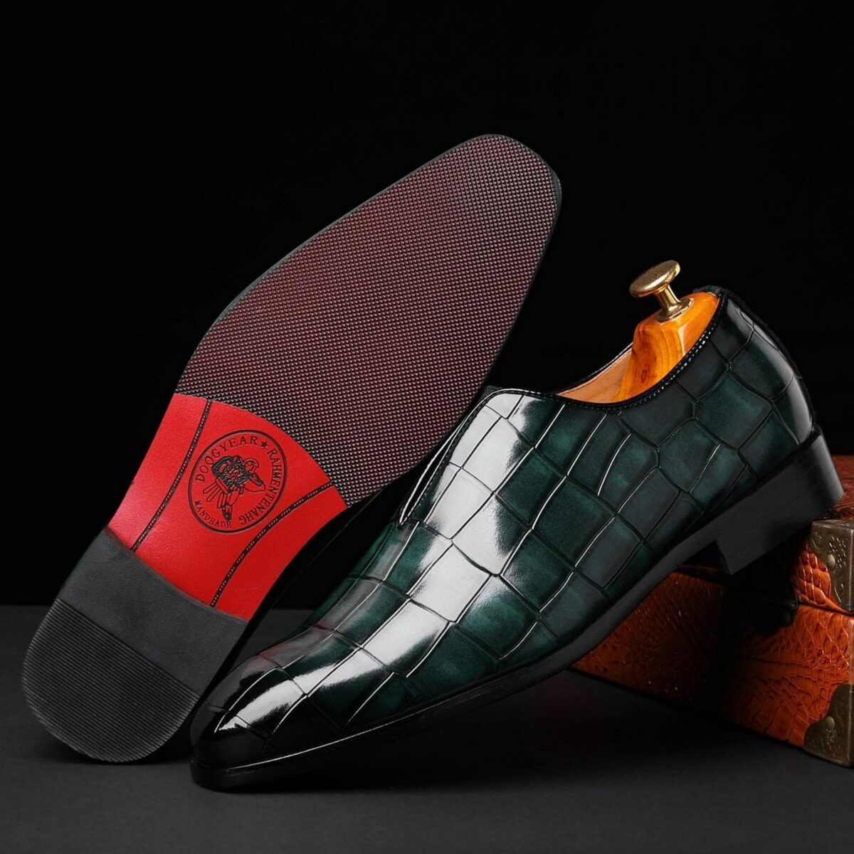 Men's Crocodile Pattern Leather British Style Business Dress Shoes - onlinemegasale.com