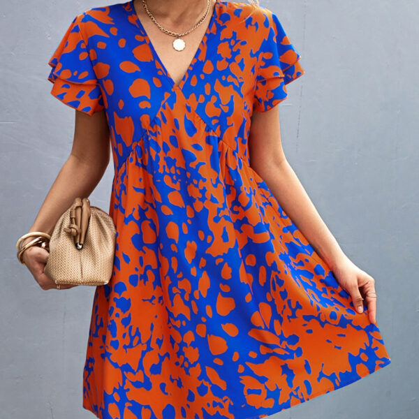 Chic Ruffled V-Neck Mini Dress with Short Sleeves in Vibrant Orange-Red