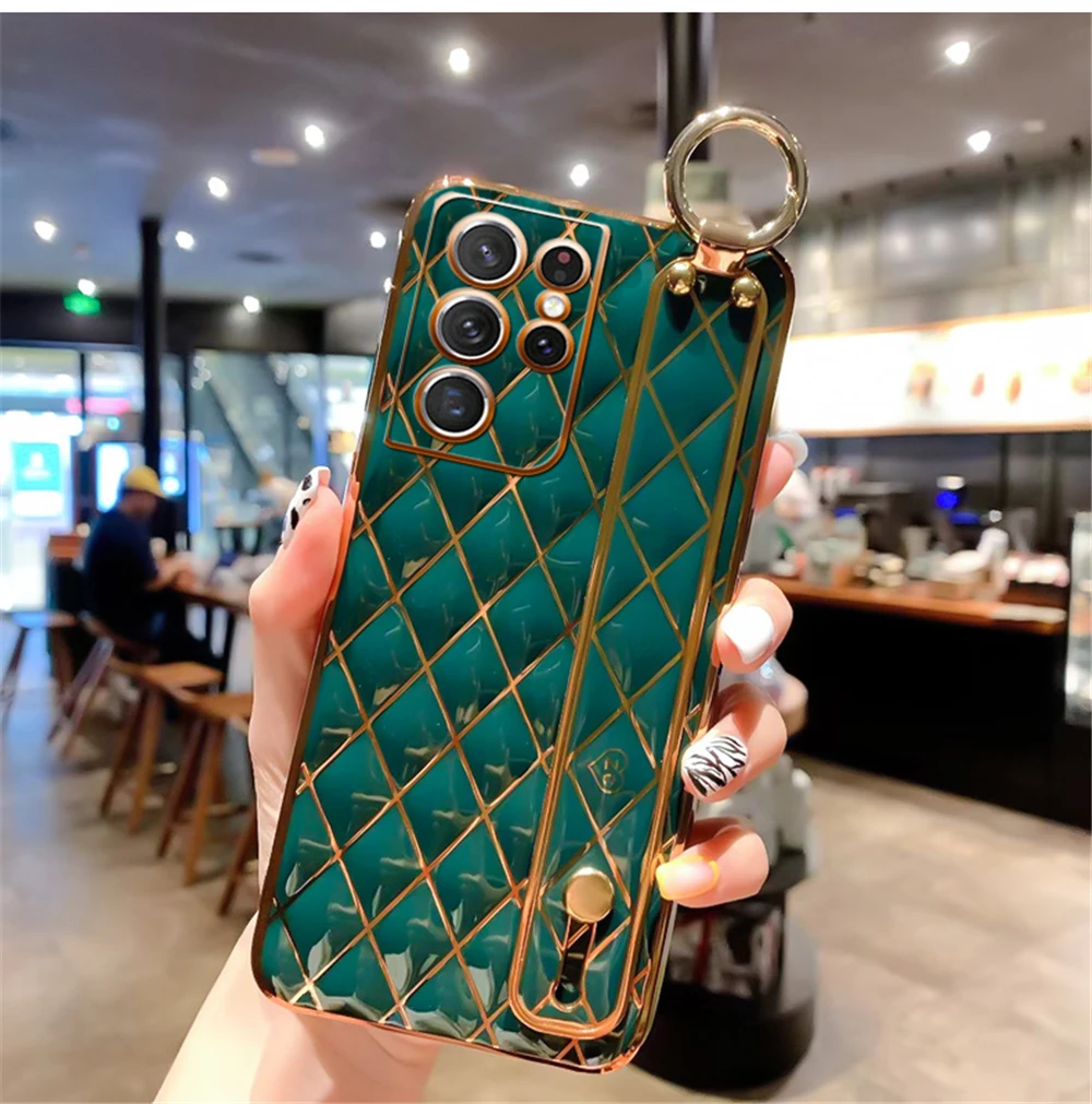 Luxury Gold Plating Wristband Case For Samsung S22 - onlinemegasale.com