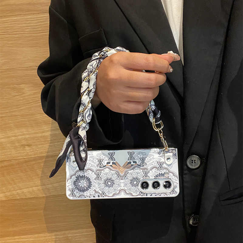 Ultra-Thin Anti-Fall Case with Scarf Pattern for Samsung Z Fold 6/5 - onlinemegasale.com Ultra-Thin Anti-Fall Case with Scarf Pattern for Samsung Z Fold 6/5 - onlinemegasale.com