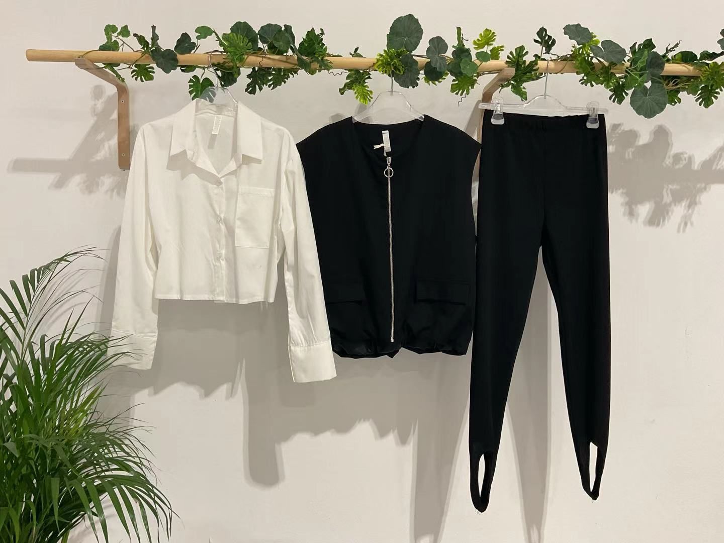 Valeria™ - Three-piece set - onlinemegasale.com