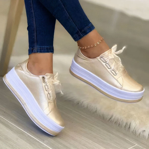 Chic Retro Sneakers for Women – Step Back in Style!