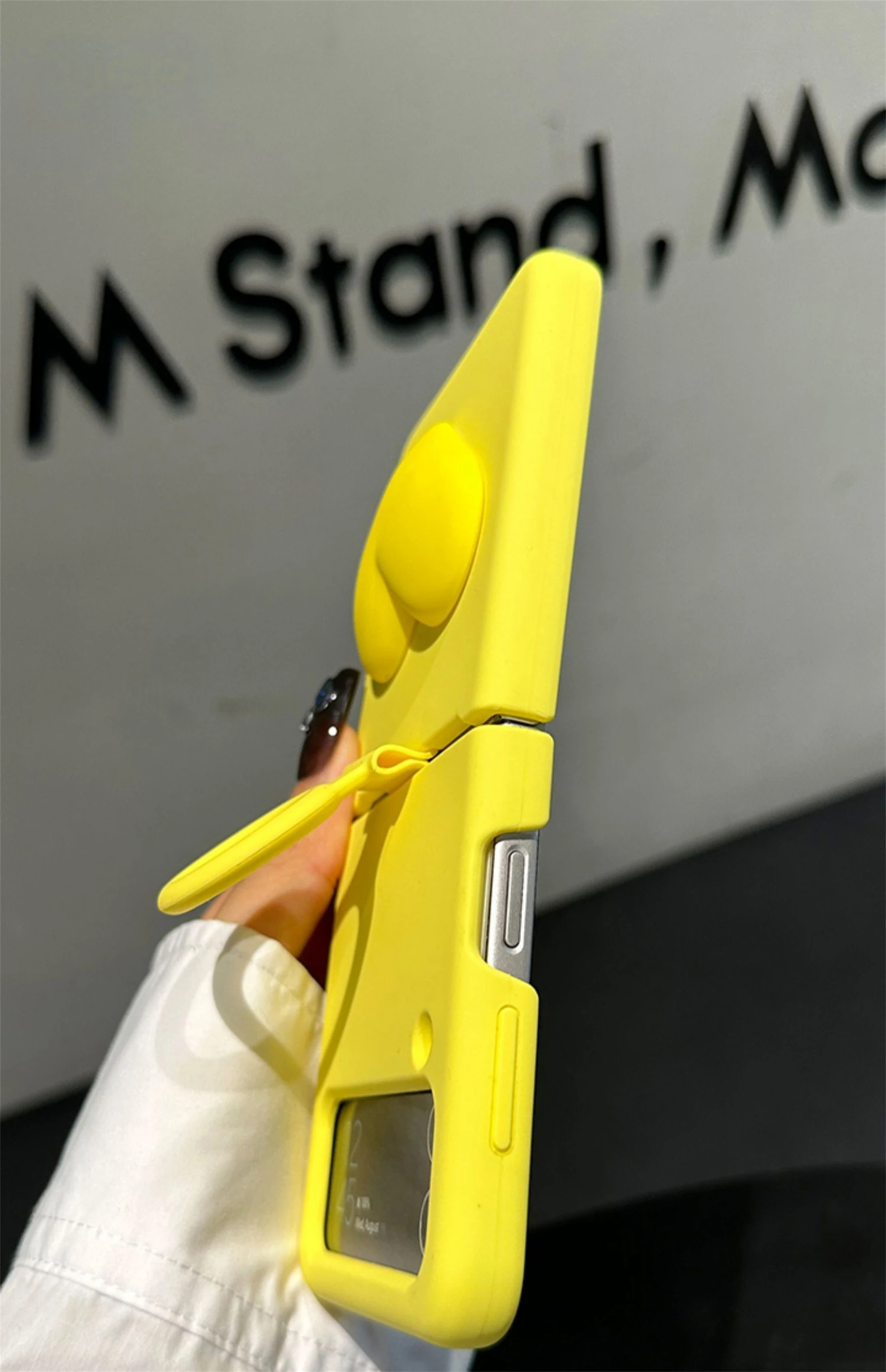 Korean Luxury Ring Case with 3D Love Heart For Z Flip 4 & 3 - onlinemegasale.com