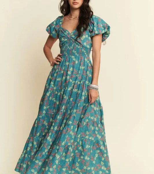 Lightweight Sweetheart Neck Textured Tiered Maxi Dress