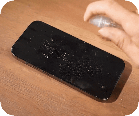 THEGEEKY ™ - The ALL-IN-1 Cleaner Kit - onlinemegasale.com waching phone and tablet screens