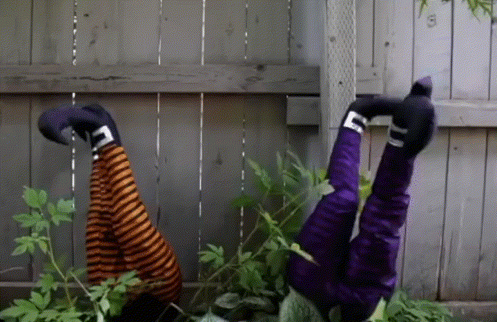🔥Early Halloween Sale52%🔥Animated Kicking Witch Legs - onlinemegasale.com