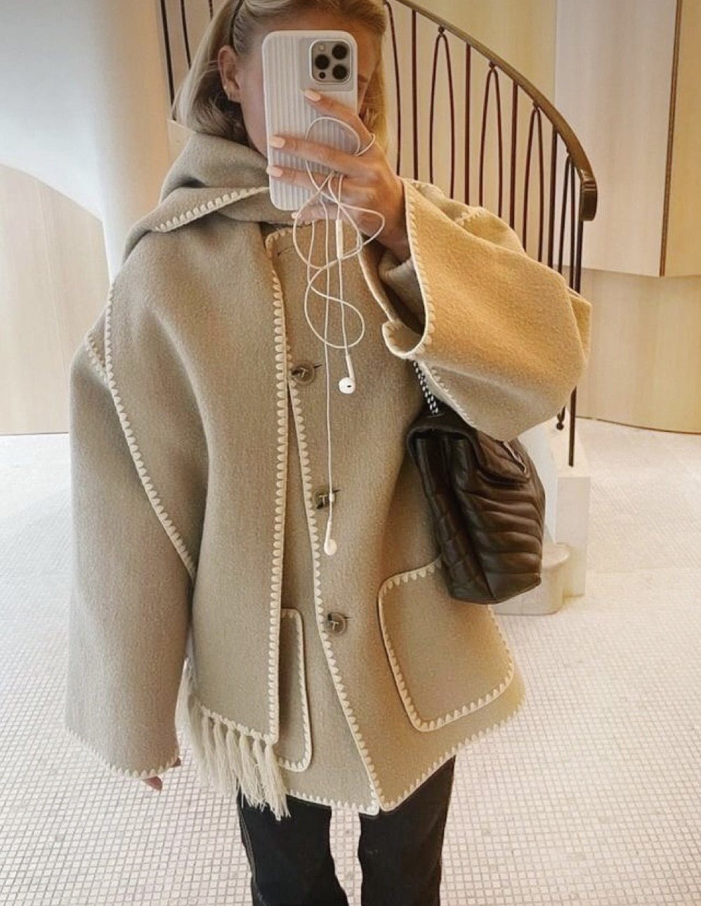 The Perfect Winter Ensemble: Coat And Scarf - onlinemegasale.com