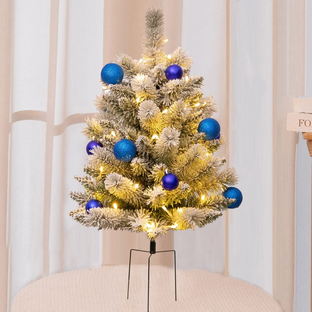 Pre-Lit Artificial Christmas Tree - onlinemegasale.com