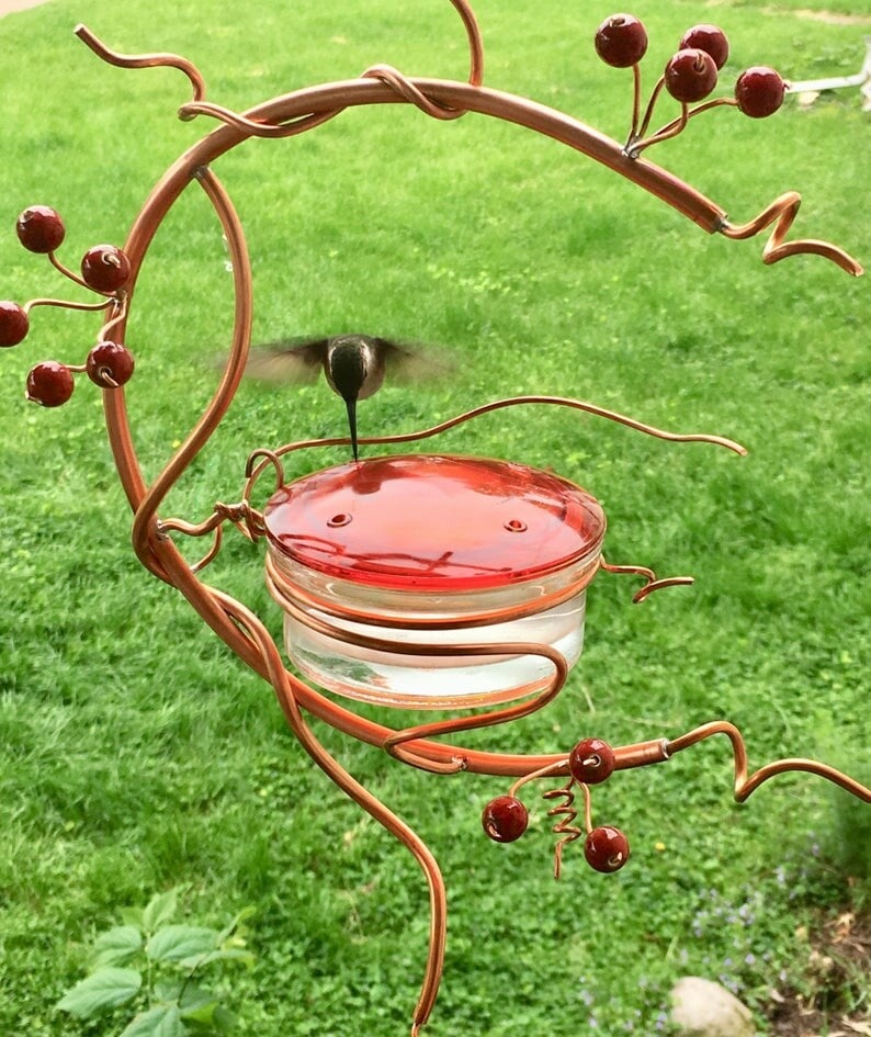 Red Berries Hummingbird Feeder - onlinemegasale.com